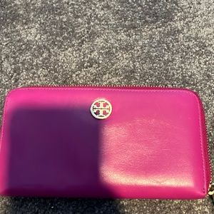 Tory burch wallet